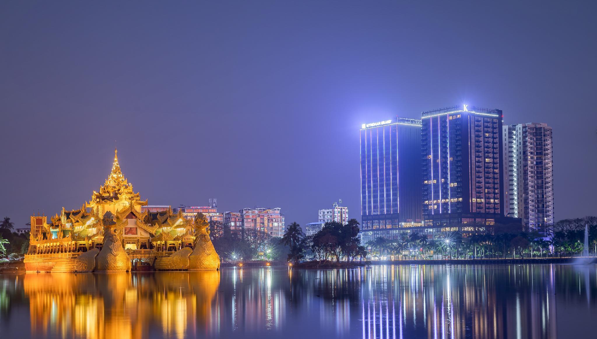 Wyndham Grand Yangon Hotel Exterior foto