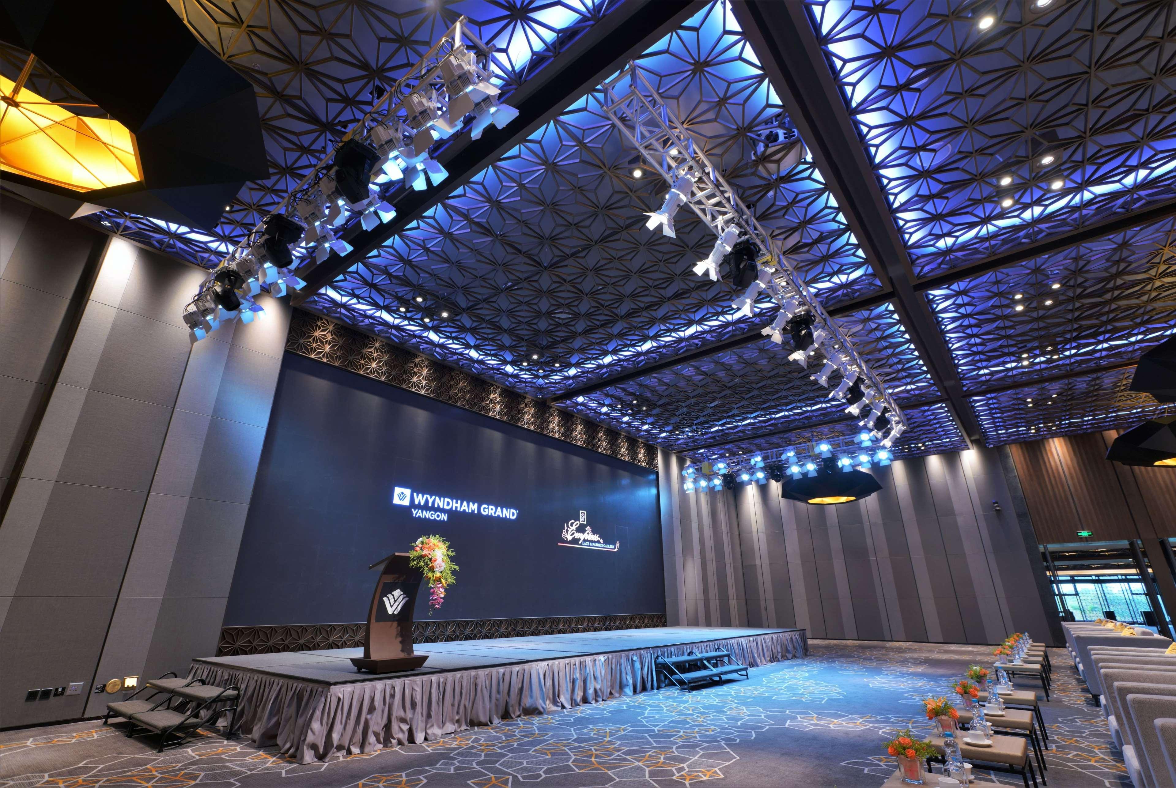 Wyndham Grand Yangon Hotel Exterior foto