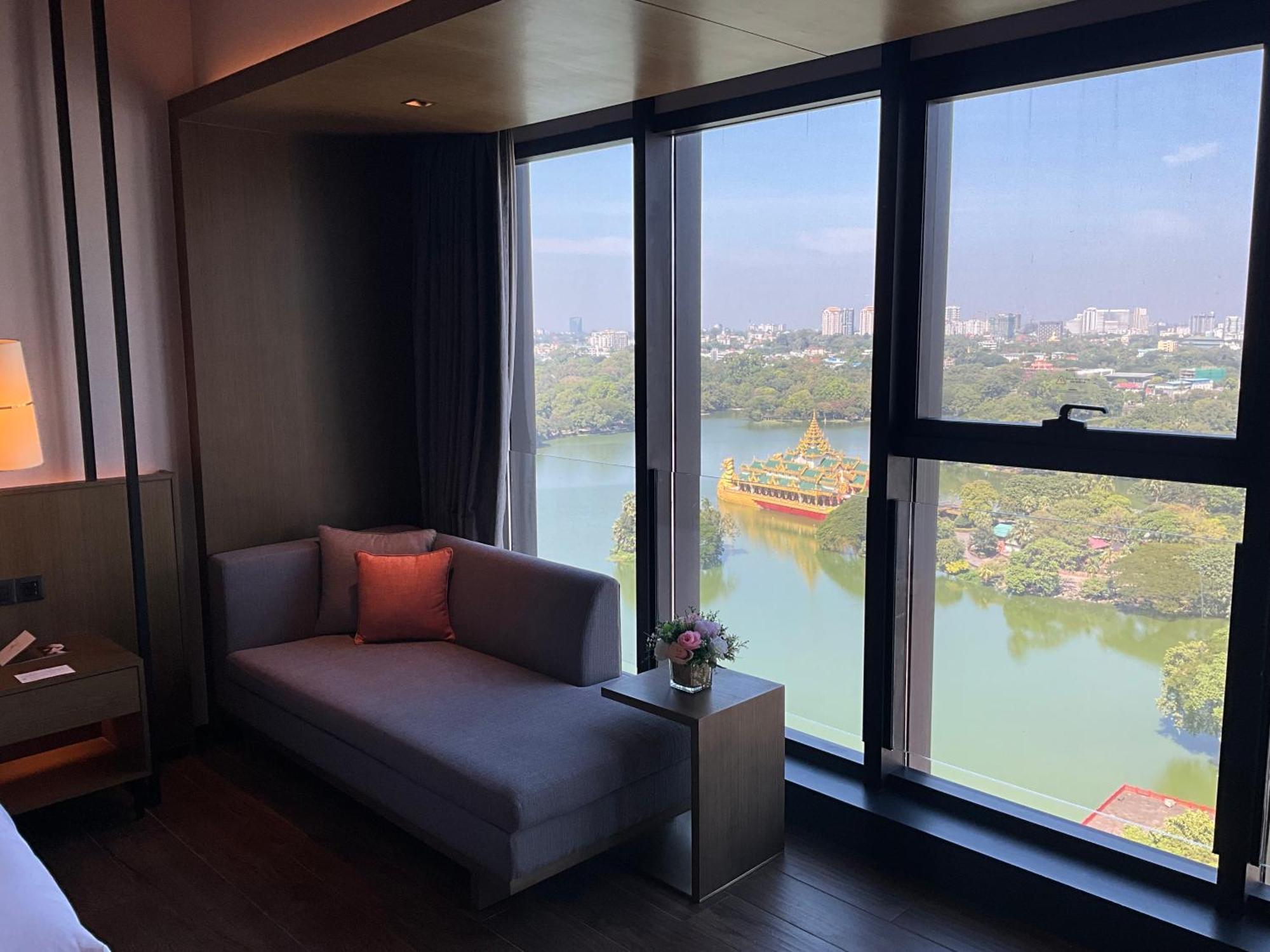 Wyndham Grand Yangon Hotel Exterior foto