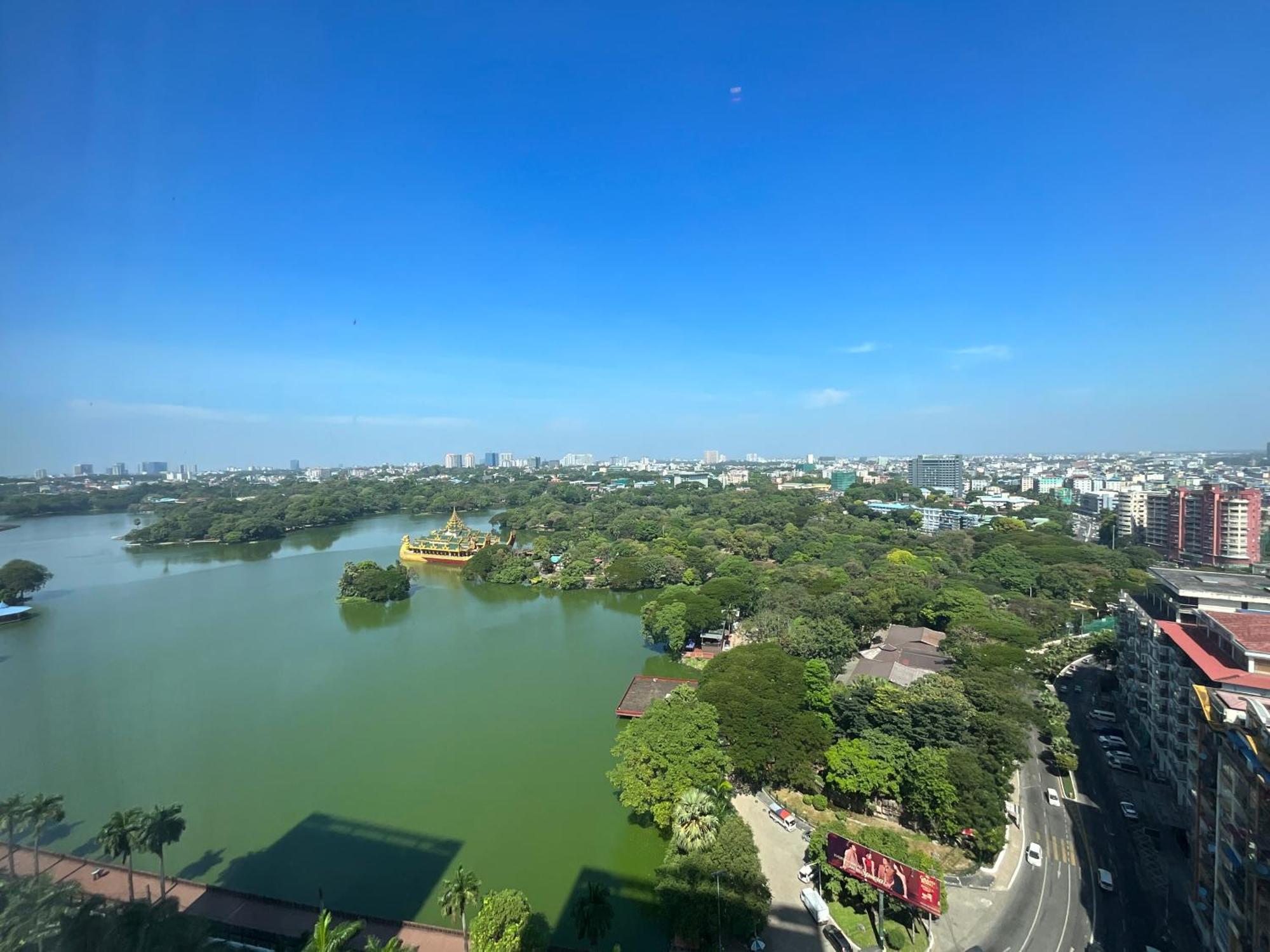 Wyndham Grand Yangon Hotel Exterior foto