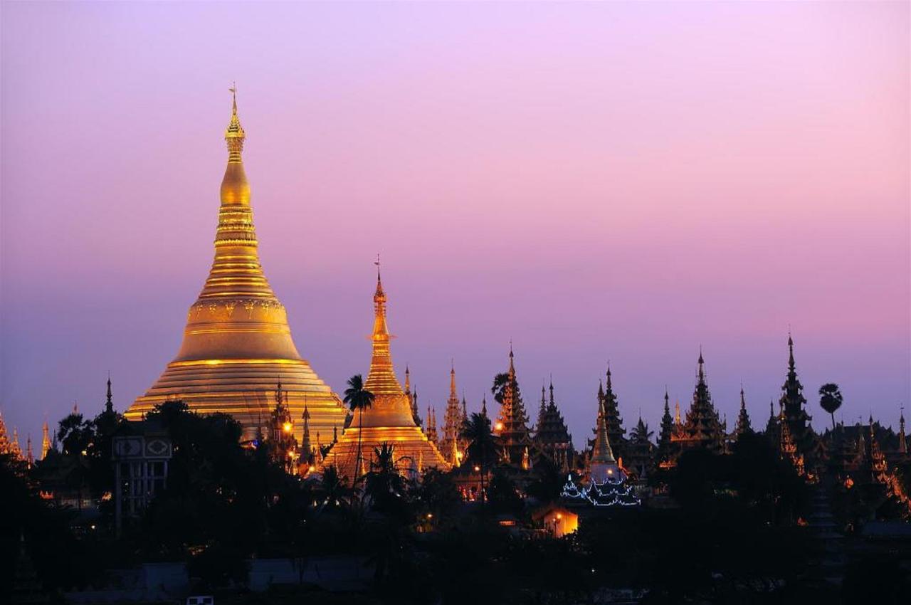 Wyndham Grand Yangon Hotel Exterior foto